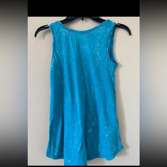 Women’s Elephant Graphic Blue Tank Top NWOT SIZE XS - Picture 7 of 7